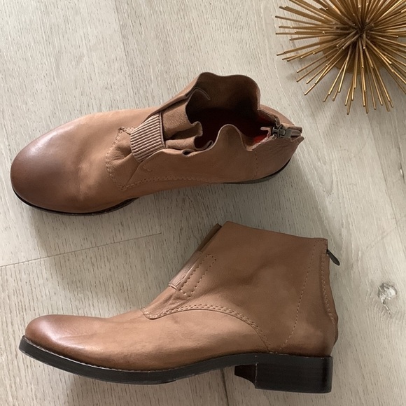 M Maccari shoes leather boots size 39 tan brown ruched distressed zipper NWOT - Picture 5 of 16